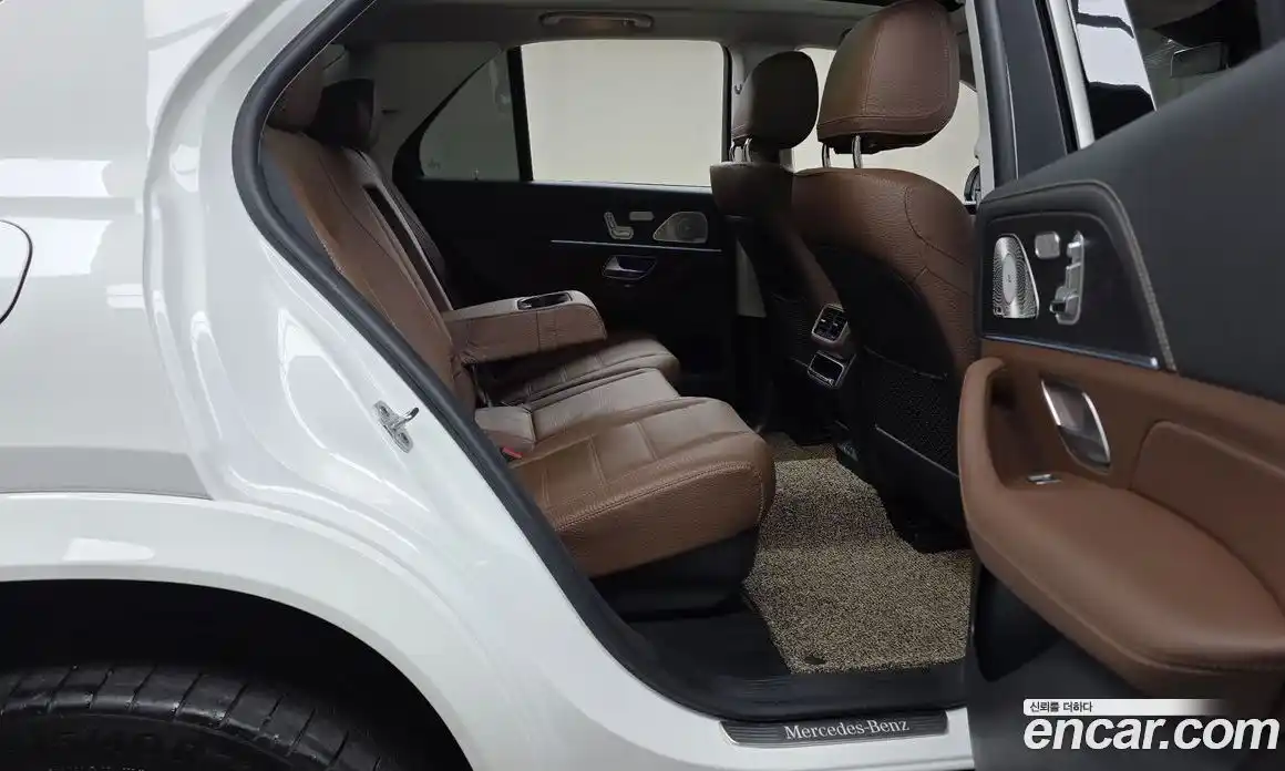 Mercedes-Benz GLE-Class 2023 3.0 Автомат в Москве № 821941, фото 12