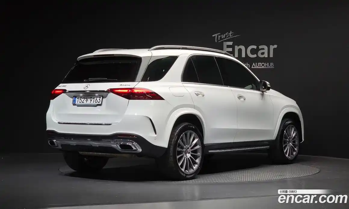 Mercedes-Benz GLE-Class 2023 3.0 Автомат в Москве № 821941, фото 2