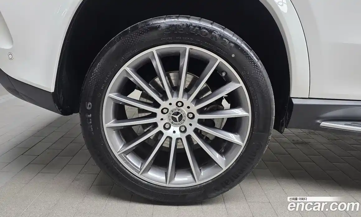 Mercedes-Benz GLE-Class 2023 3.0 Автомат в Москве № 821941, фото 5