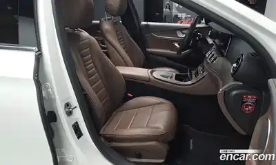 Mercedes-Benz E-Class 2022 2.0 Автомат в Москве № 822037, миниатюра 9