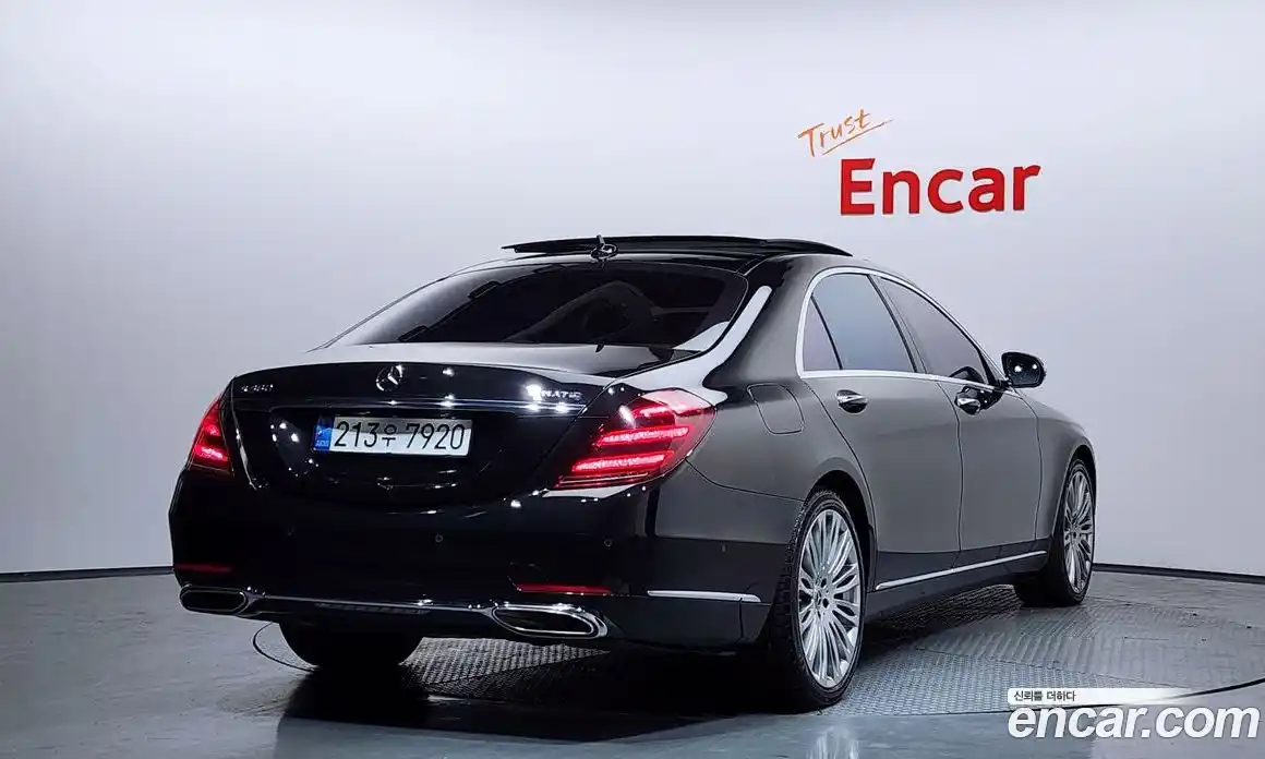 Mercedes-Benz S-Class 2018 4.0 Автомат в Москве № 822175, фото 2