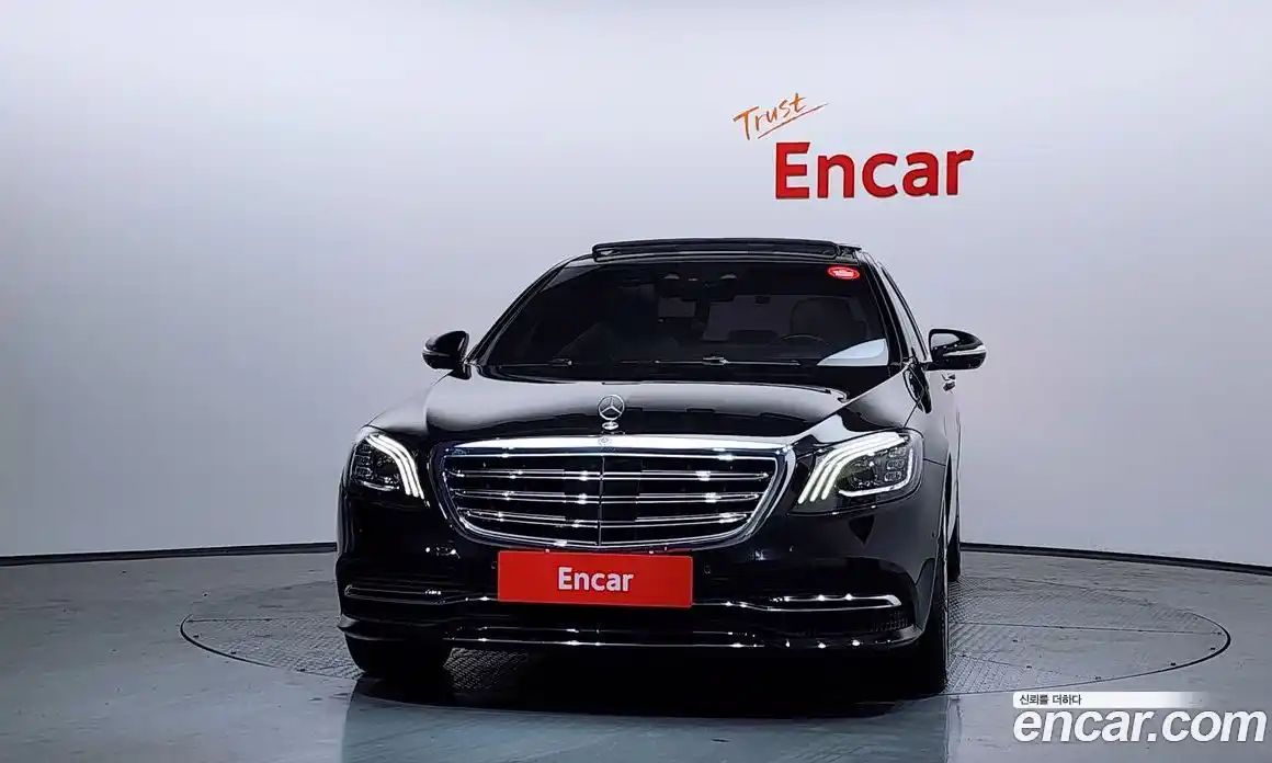 Mercedes-Benz S-Class 2018 4.0 Автомат в Москве № 822175, фото 3