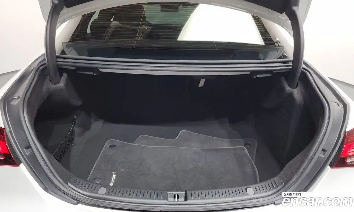 Mercedes-Benz E-Class 2022 2.0 Автомат в Москве № 822204, фото 19