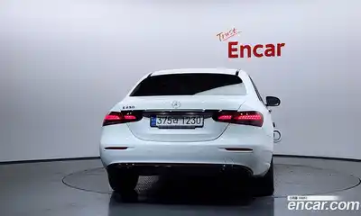 Mercedes-Benz E-Class 2022 2.0 Автомат в Москве № 822204, миниатюра 3