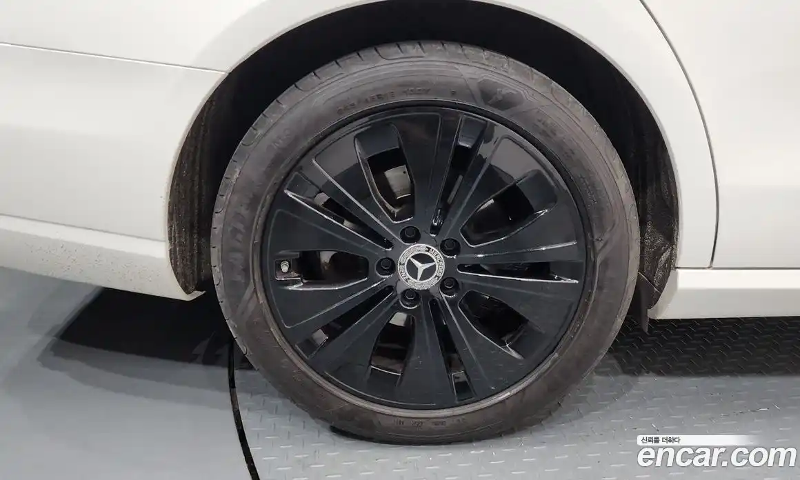 Mercedes-Benz E-Class 2022 2.0 Автомат в Москве № 822204, фото 4