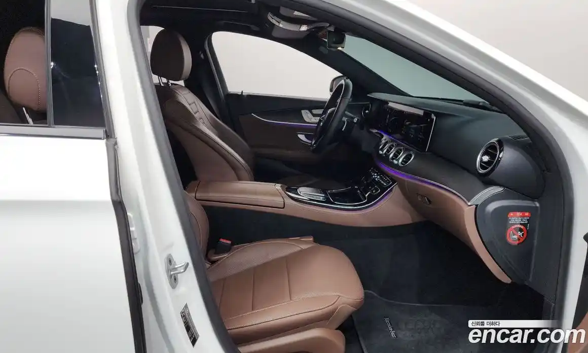 Mercedes-Benz E-Class 2022 2.0 Автомат в Москве № 822204, фото 10