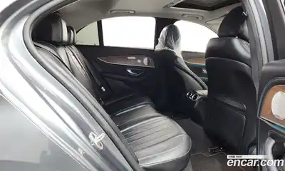 Mercedes-Benz E-Class 2020 2.0 Автомат в Москве № 822205, миниатюра 12