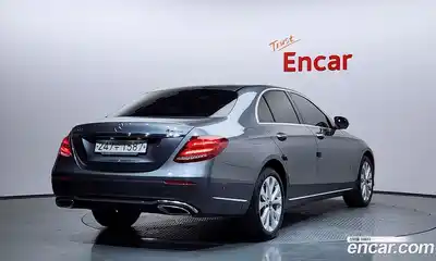 Mercedes-Benz E-Class 2020 2.0 Автомат в Москве № 822205, миниатюра 2