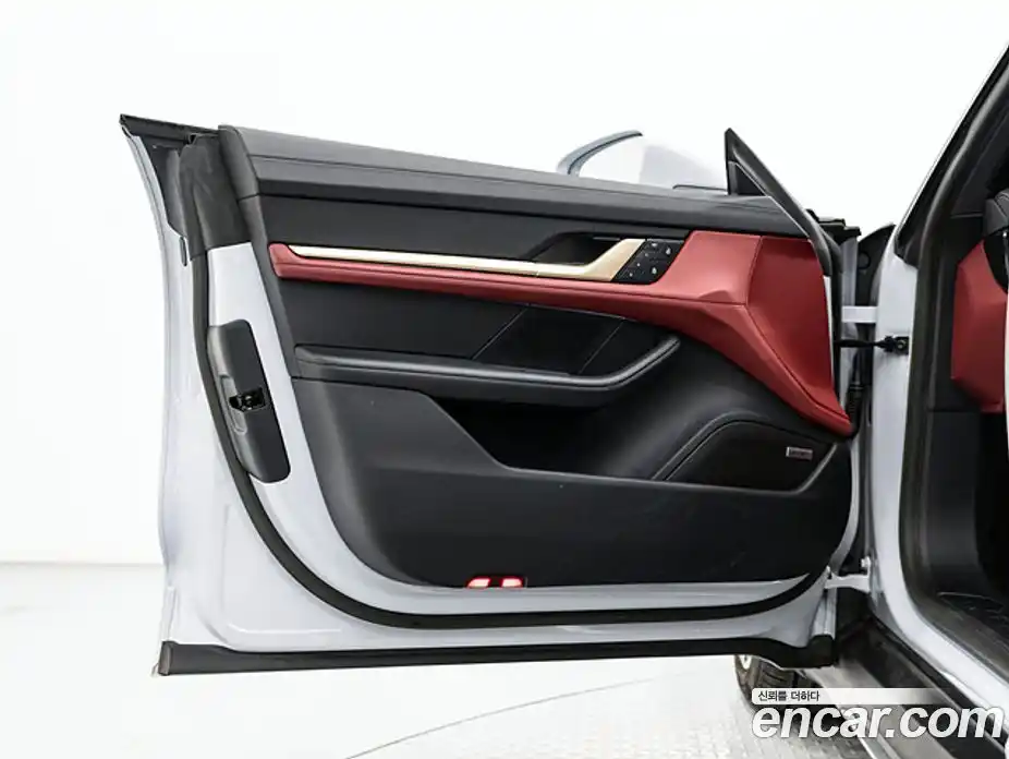 Porsche Taycan 2023 0.1 Автомат в Москве № 824209, фото 16