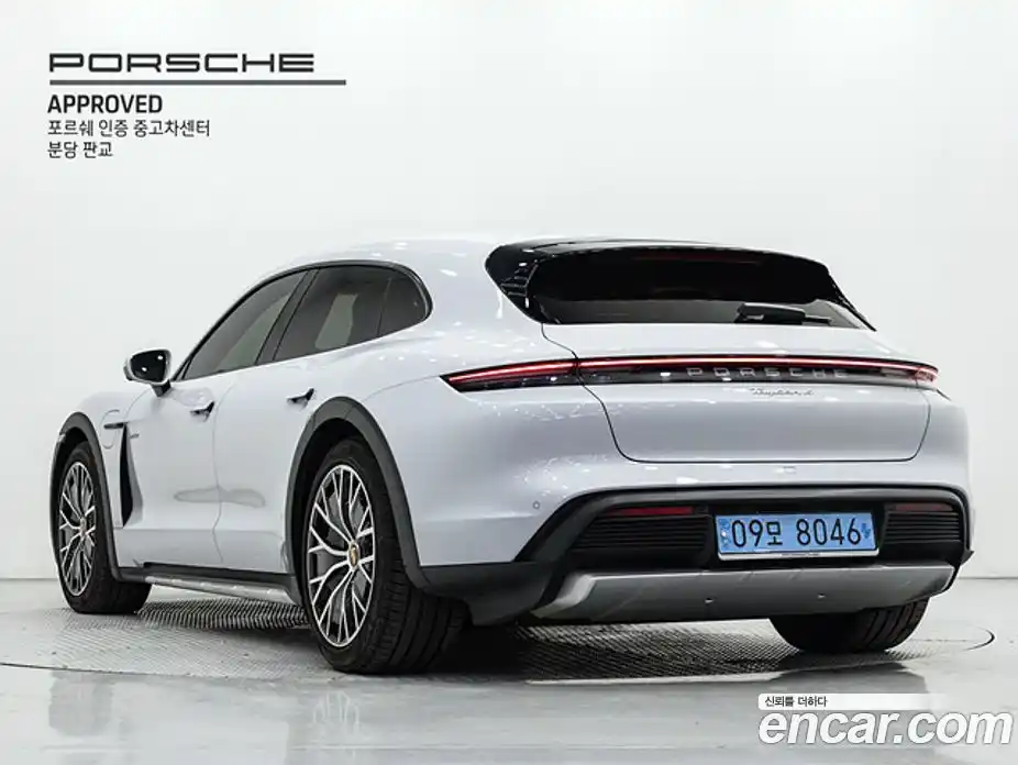 Porsche Taycan 2023 0.1 Автомат в Москве № 824209, фото 2