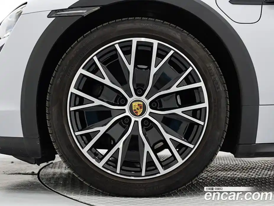 Porsche Taycan 2023 0.1 Автомат в Москве № 824209, фото 5