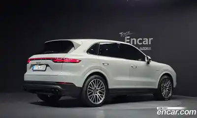 Porsche Cayenne 2023 3.0 Автомат в Москве № 824244, миниатюра 2