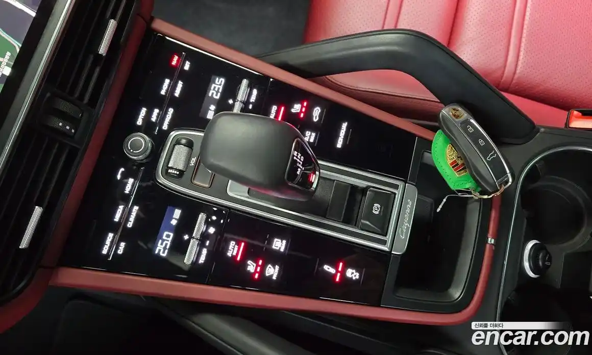 Porsche Cayenne 2023 3.0 Автомат в Москве № 824244, фото 9