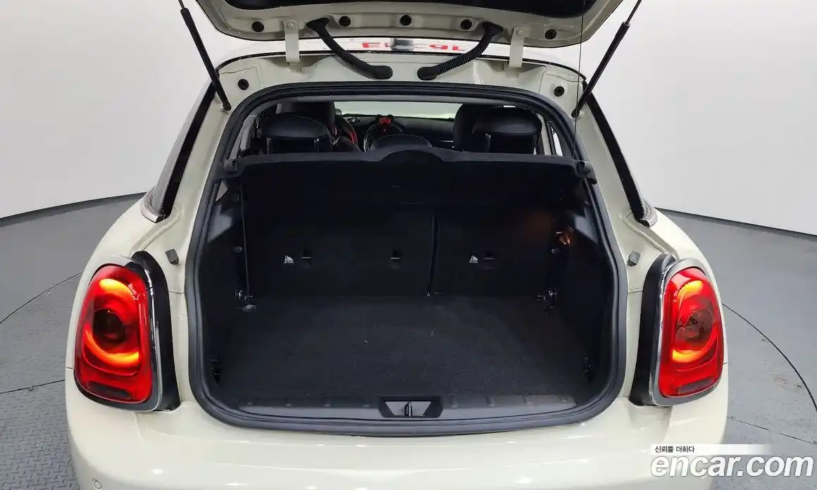 Mini Cooper 2017 1.5 Автомат в Москве № 825273, фото 20