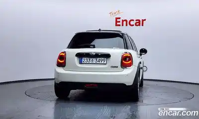Mini Cooper 2017 1.5 Автомат в Москве № 825273, миниатюра 4