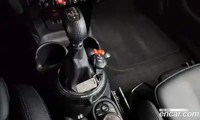 Mini Cooper 2017 1.5 Автомат в Москве № 825273, миниатюра 9