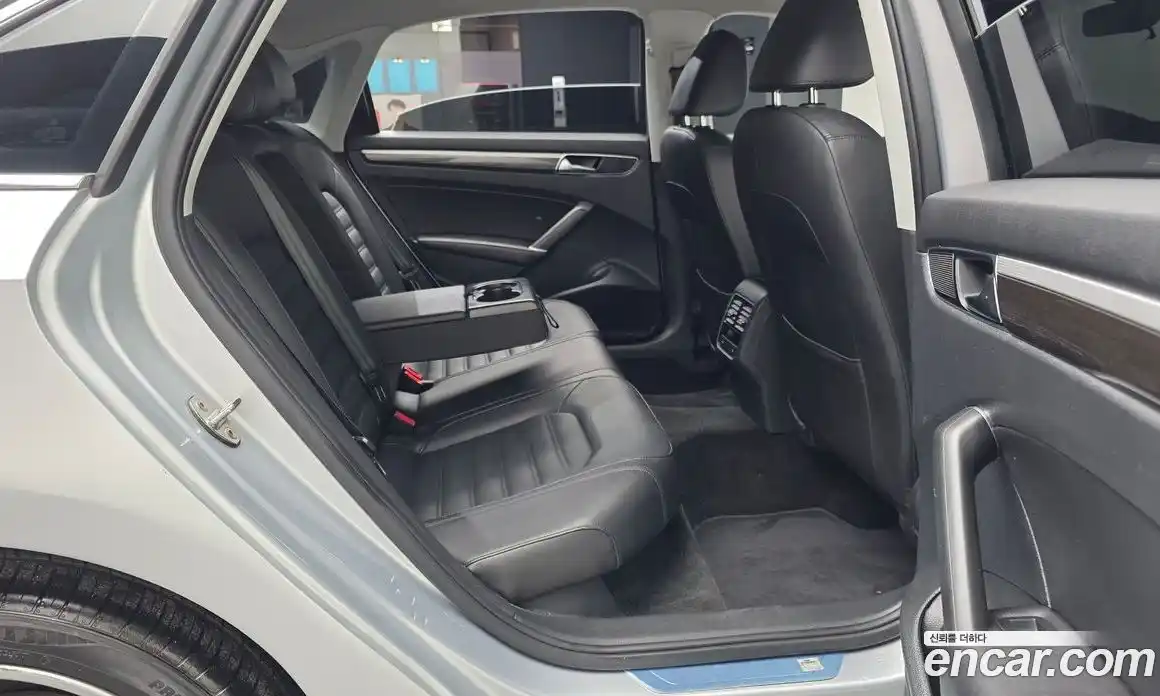 Volkswagen Passat 2018 2.0 Автомат в Москве № 826141, фото 12