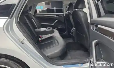 Volkswagen Passat 2018 2.0 Автомат в Москве № 826141, миниатюра 12