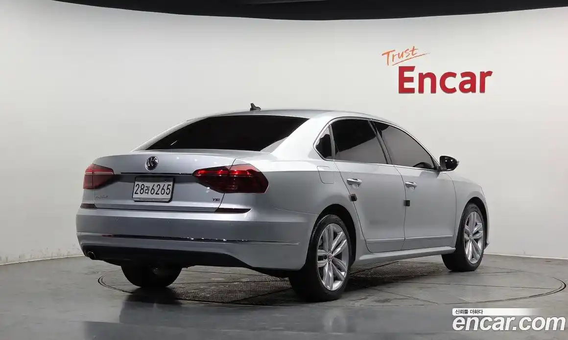 Volkswagen Passat 2018 2.0 Автомат в Москве № 826141, фото 2