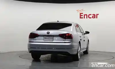 Volkswagen Passat 2018 2.0 Автомат в Москве № 826141, миниатюра 4