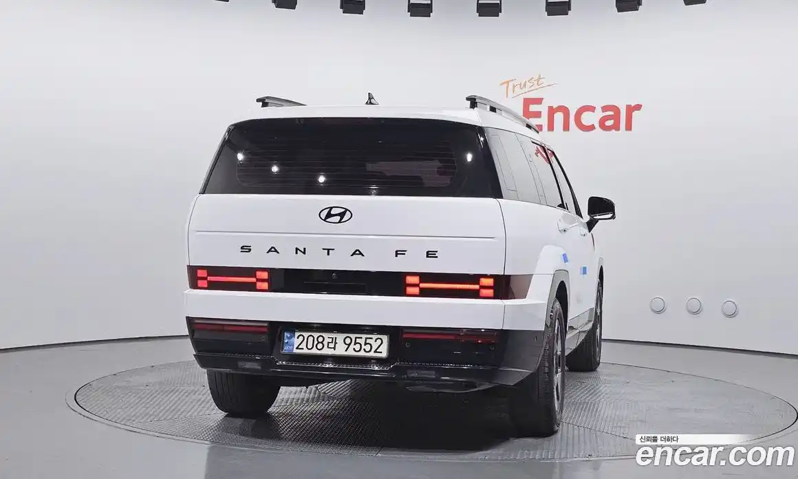 Hyundai Santa Fe 2023 1.6 Автомат в Москве № 113039, фото 4