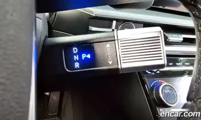 Hyundai Santa Fe 2024 2.5 Автомат в Москве № 796798, миниатюра 9