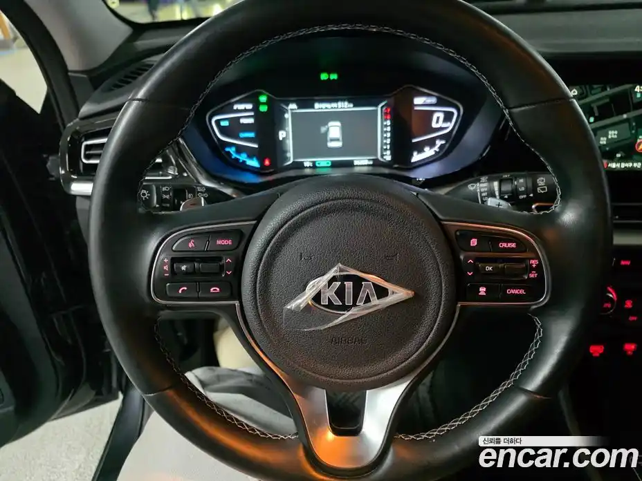 Kia Niro 2021 1.6 Автомат в Москве № 798344, фото 13