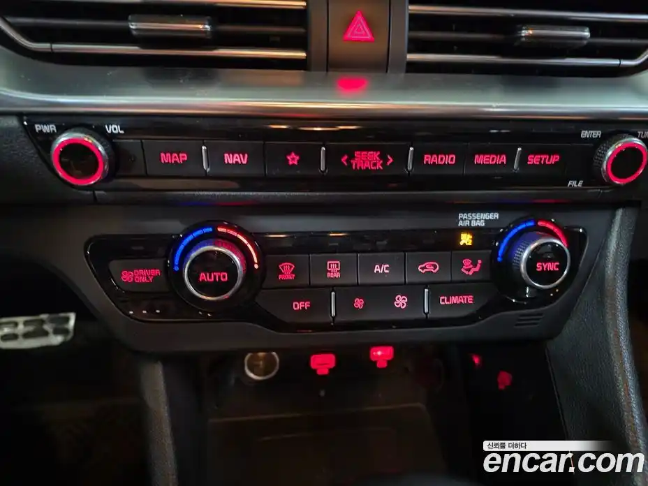 Kia Niro 2021 1.6 Автомат в Москве № 798344, фото 17