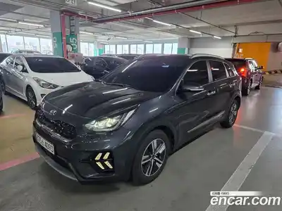 Kia Niro 2021 1.6 Автомат в Москве № 798344, миниатюра 2