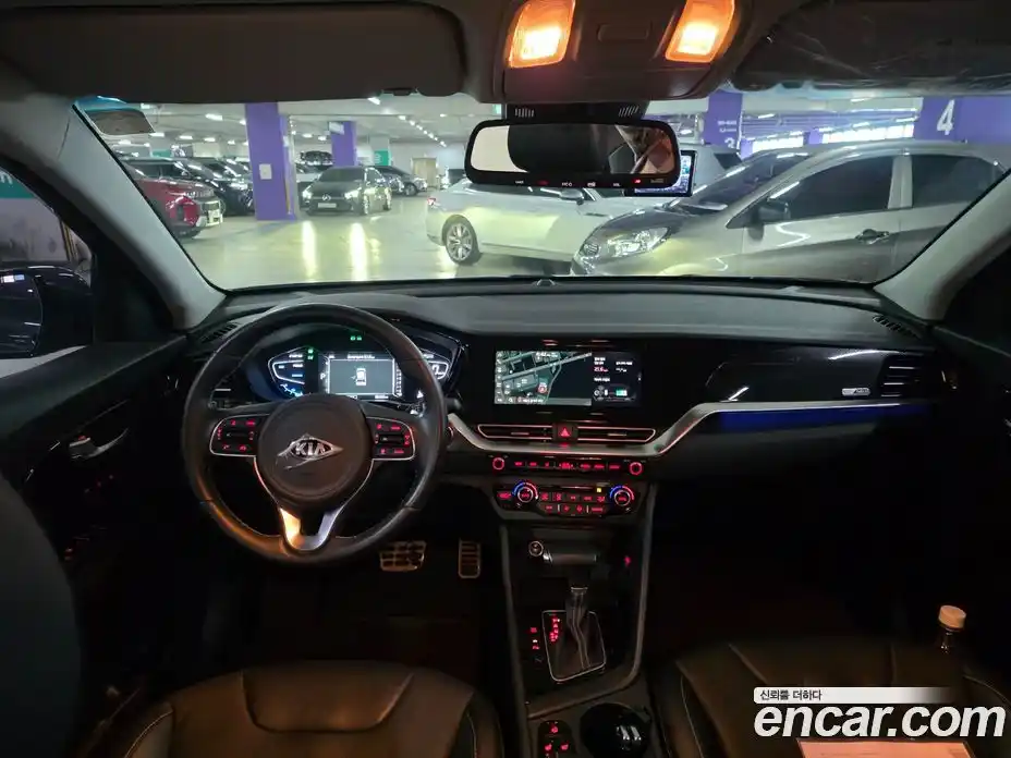 Kia Niro 2021 1.6 Автомат в Москве № 798344, фото 7