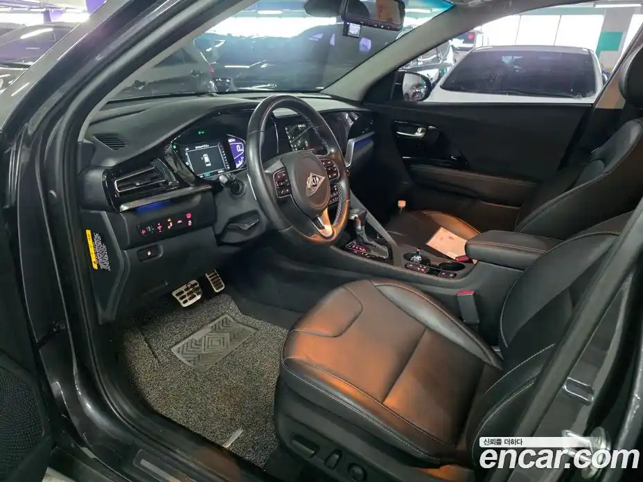 Kia Niro 2021 1.6 Автомат в Москве № 798344, фото 9