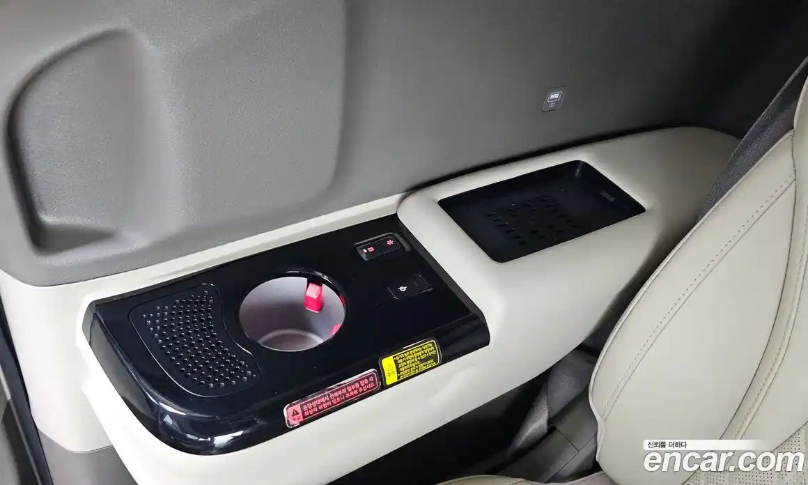 Kia Canival 2022 3.5 Автомат в Москве № 798405, фото 17