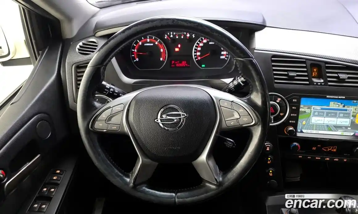 SsangYong Korando 2015 2.0 Автомат в Москве № 799295, фото 13