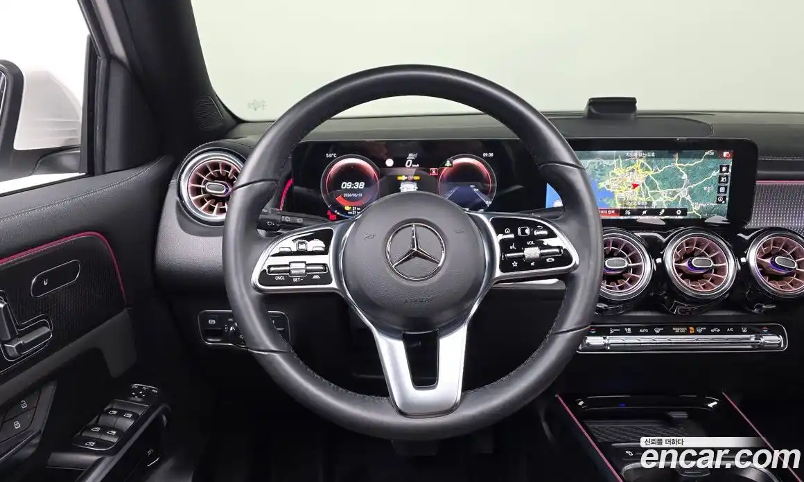 Mercedes-Benz EQB 2023 0.2 Автомат в Москве № 800709, фото 13