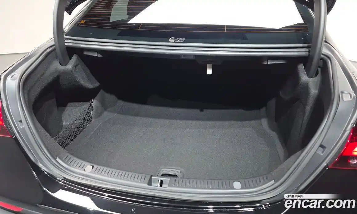 Mercedes-Benz E-Class 2023 3.0 Автомат в Москве № 800822, фото 19