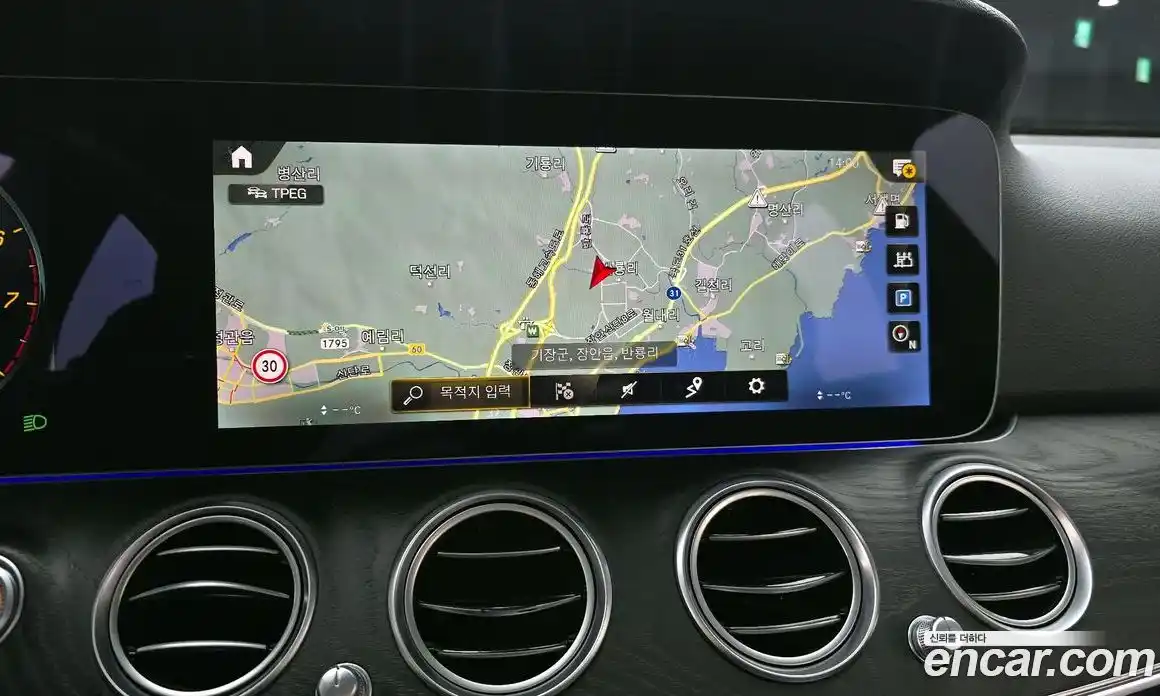 Mercedes-Benz E-Class 2022 2.0 Автомат в Москве № 801255, фото 16