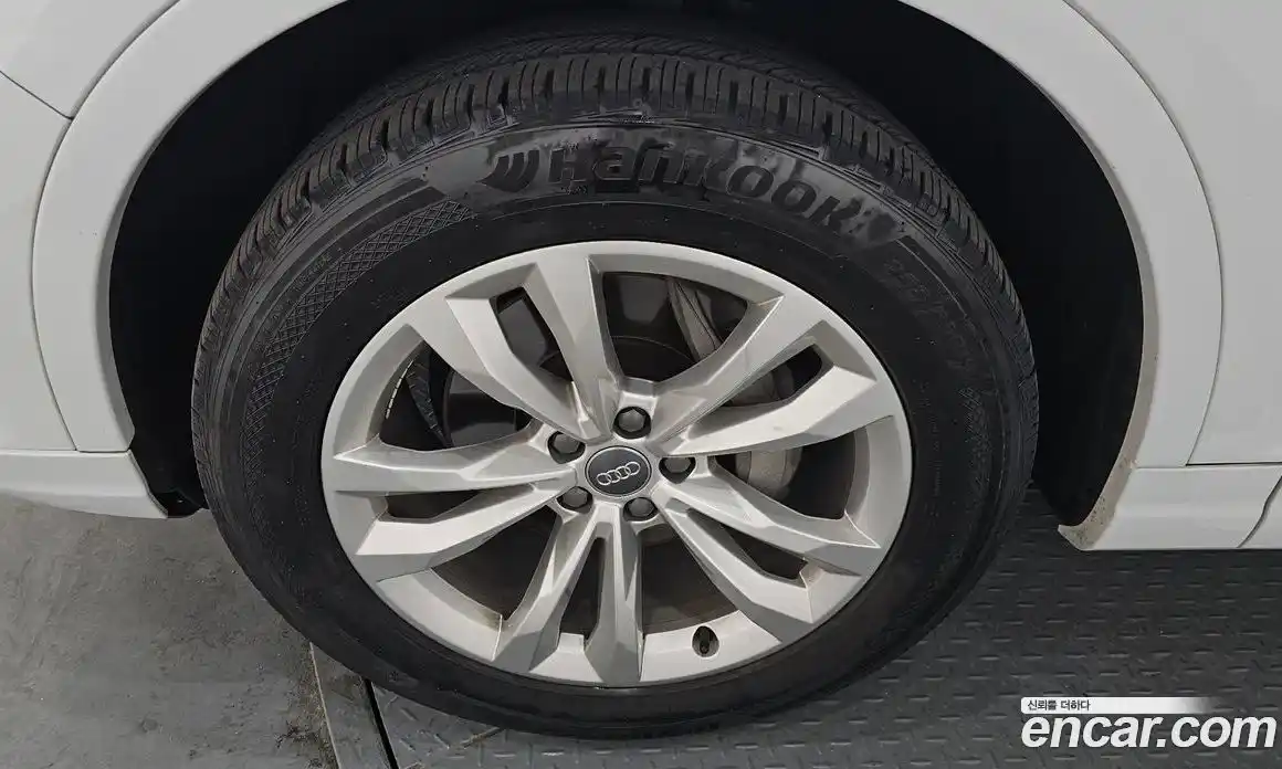 Audi Q7 2019 2.0 Автомат в Москве № 801580, фото 5