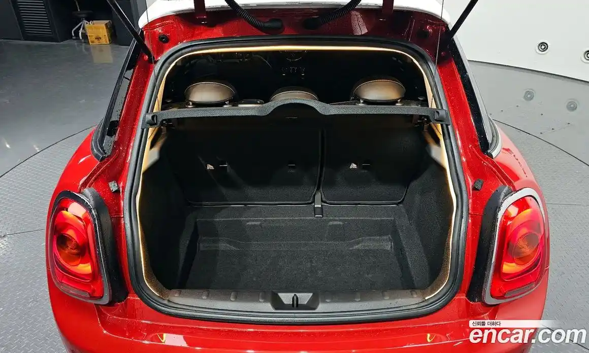 Mini Cooper 2017 1.5 Автомат в Москве № 802312, фото 18