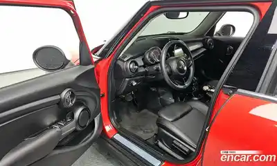 Mini Cooper 2017 1.5 Автомат в Москве № 802312, миниатюра 10