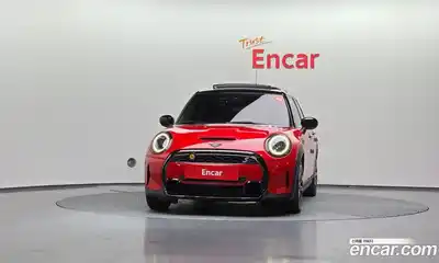 Mini Cooper 2022 2.0 Автомат в Москве № 802325, миниатюра 3