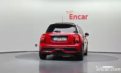 Mini Cooper 2022 2.0 Автомат в Москве № 802325, миниатюра 4