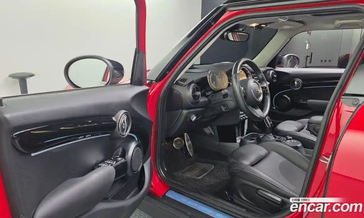 Mini Cooper 2022 2.0 Автомат в Москве № 802325, фото 10