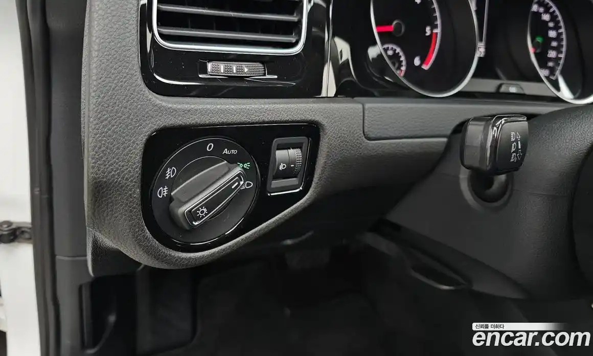 Volkswagen Golf 2014 1.6 Автомат в Москве № 802836, фото 17