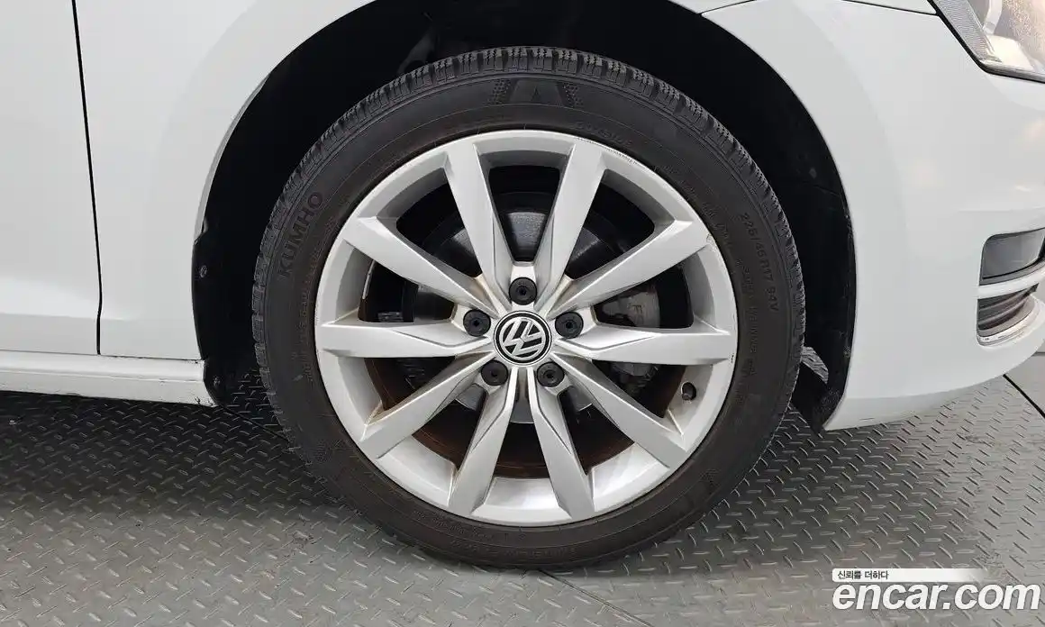 Volkswagen Golf 2014 1.6 Автомат в Москве № 802836, фото 4