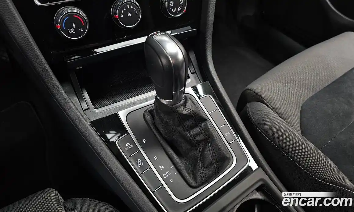 Volkswagen Golf 2014 1.6 Автомат в Москве № 802836, фото 8