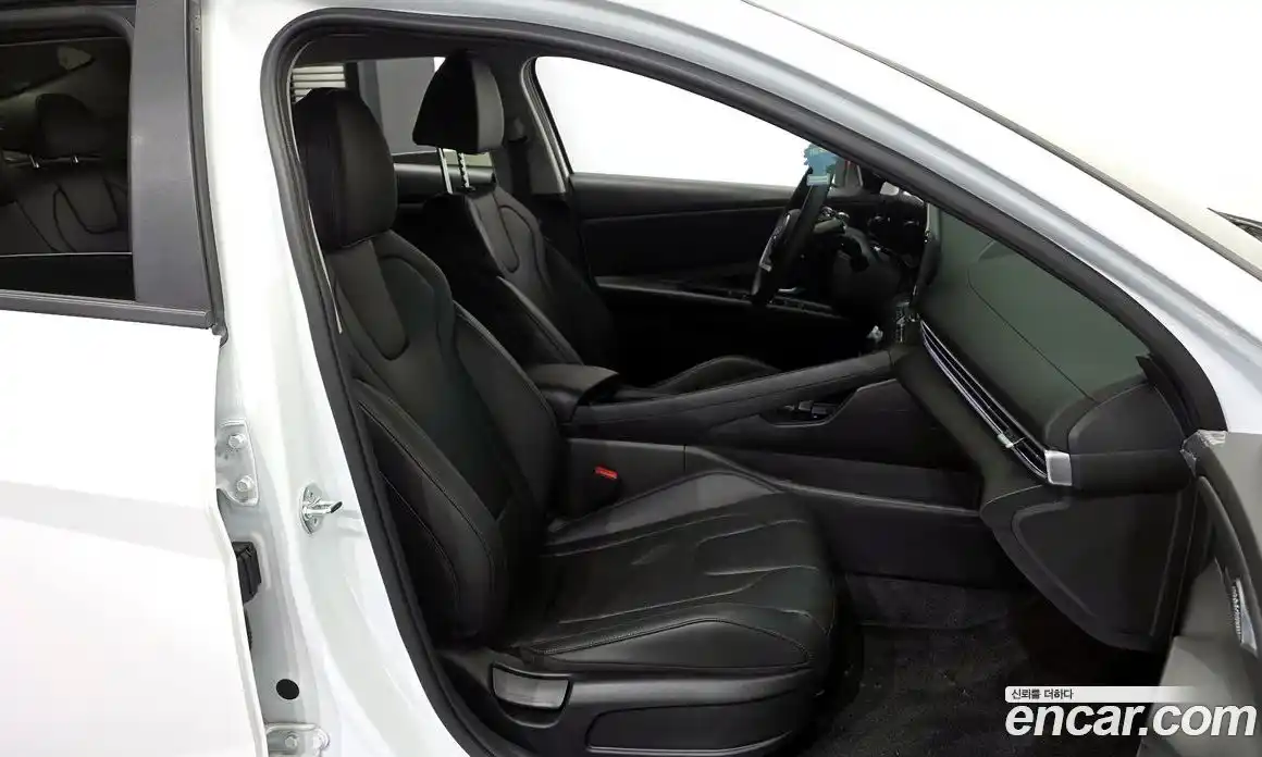 Hyundai Avante 2023 1.6 Автомат в Москве № 813514, фото 11