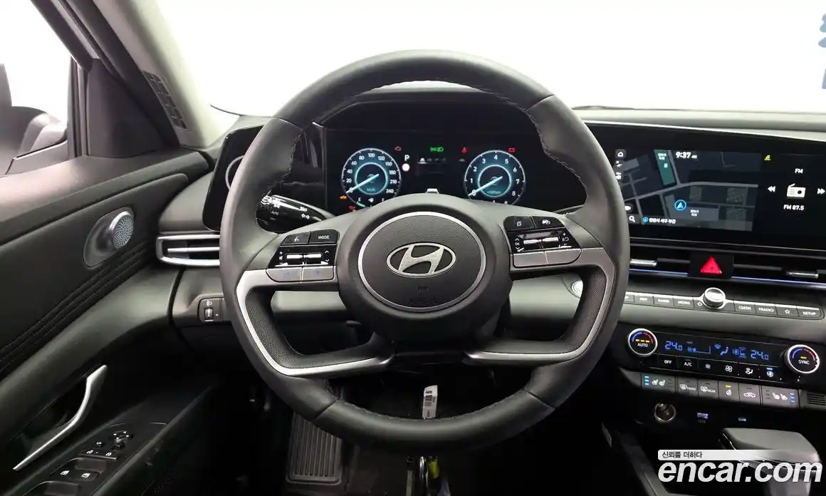 Hyundai Avante 2023 1.6 Автомат в Москве № 813514, фото 13