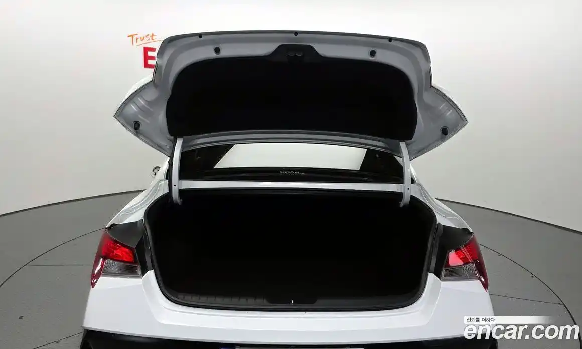 Hyundai Avante 2023 1.6 Автомат в Москве № 813514, фото 20