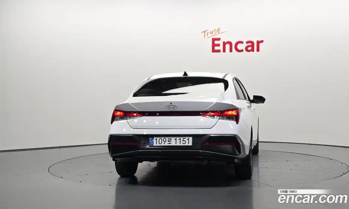 Hyundai Avante 2023 1.6 Автомат в Москве № 813514, фото 4