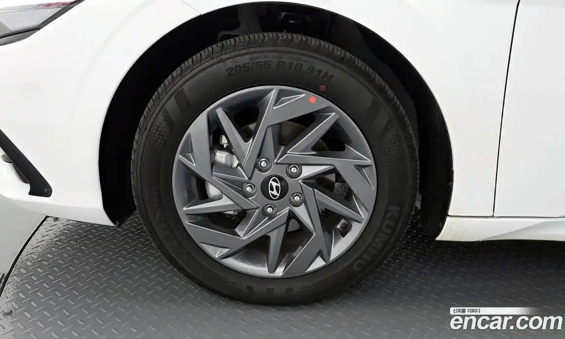 Hyundai Avante 2023 1.6 Автомат в Москве № 813514, фото 5